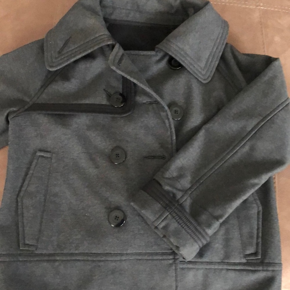 Very rare Lululemon coat in excellent condition